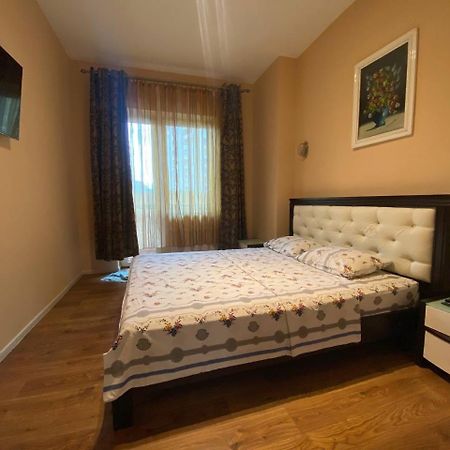 Apartment On Dragomirova Kyjev Exteriér fotografie